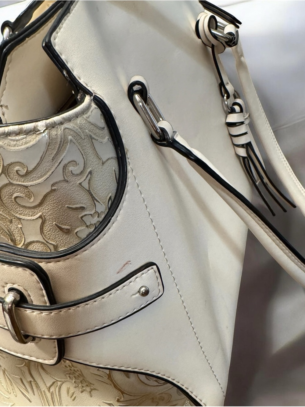 London Fog cream satchel shoulder handbag - Picture 8 of 9